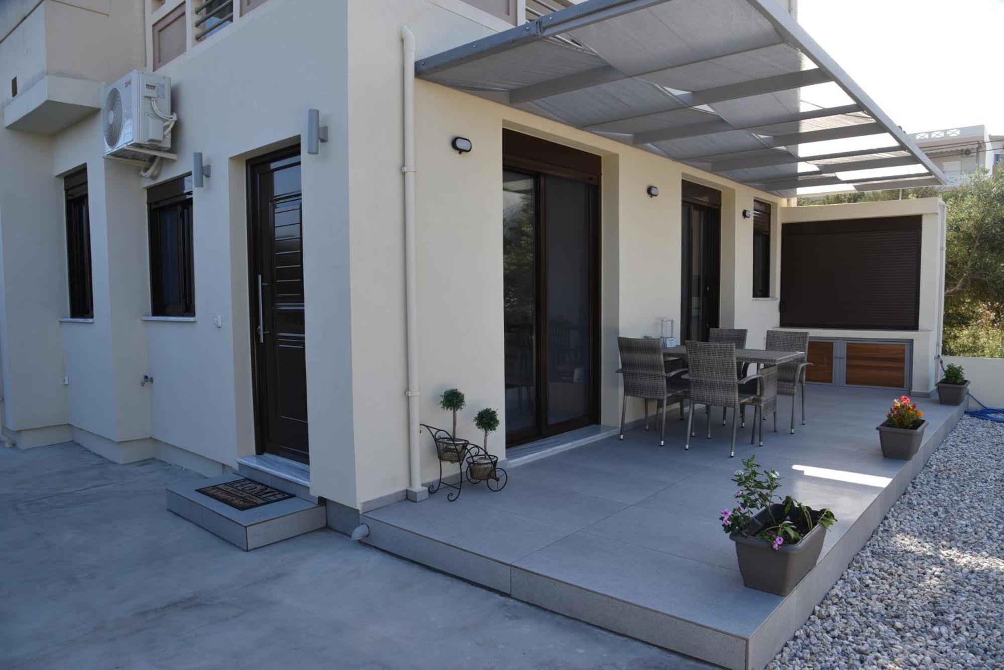 Pirgos Deluxe Apartment - Private Parking Kíssamos Eksteriør bilde