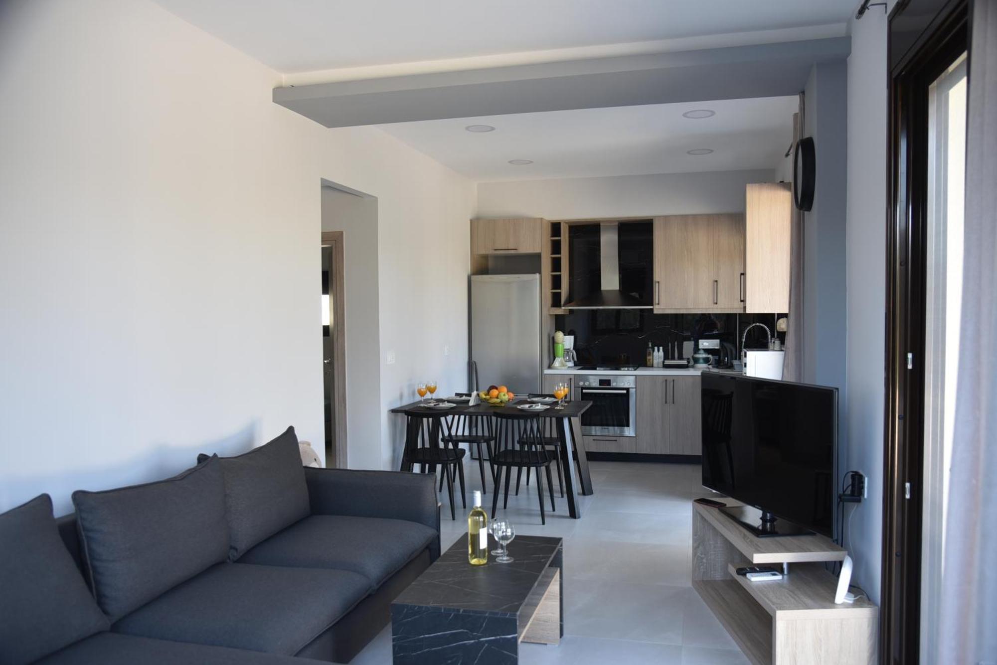 Pirgos Deluxe Apartment - Private Parking Kíssamos Eksteriør bilde