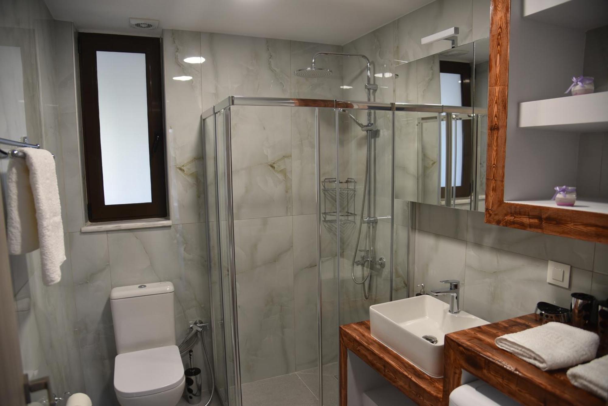 Pirgos Deluxe Apartment - Private Parking Kíssamos Eksteriør bilde