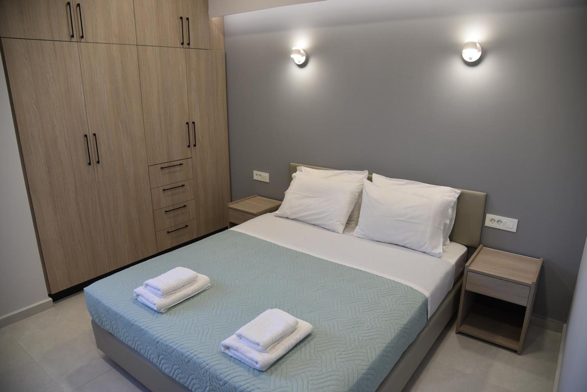 Pirgos Deluxe Apartment - Private Parking Kíssamos Eksteriør bilde