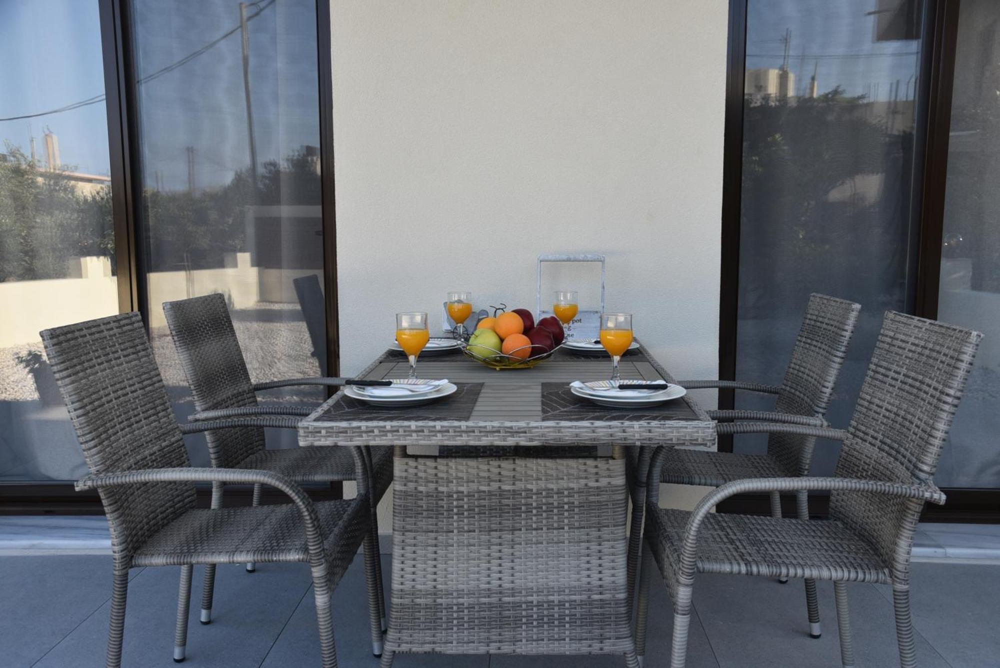Pirgos Deluxe Apartment - Private Parking Kíssamos Eksteriør bilde
