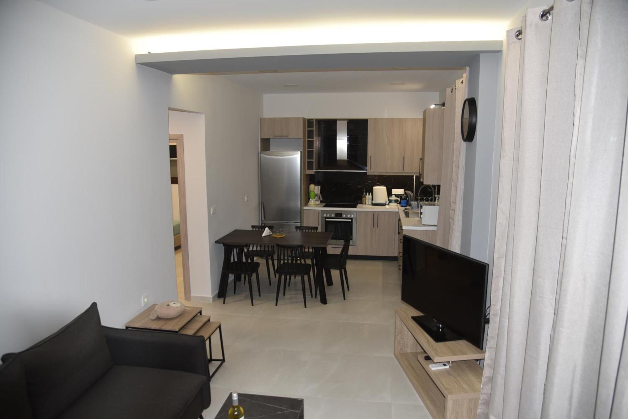 Pirgos Deluxe Apartment - Private Parking Kíssamos Eksteriør bilde