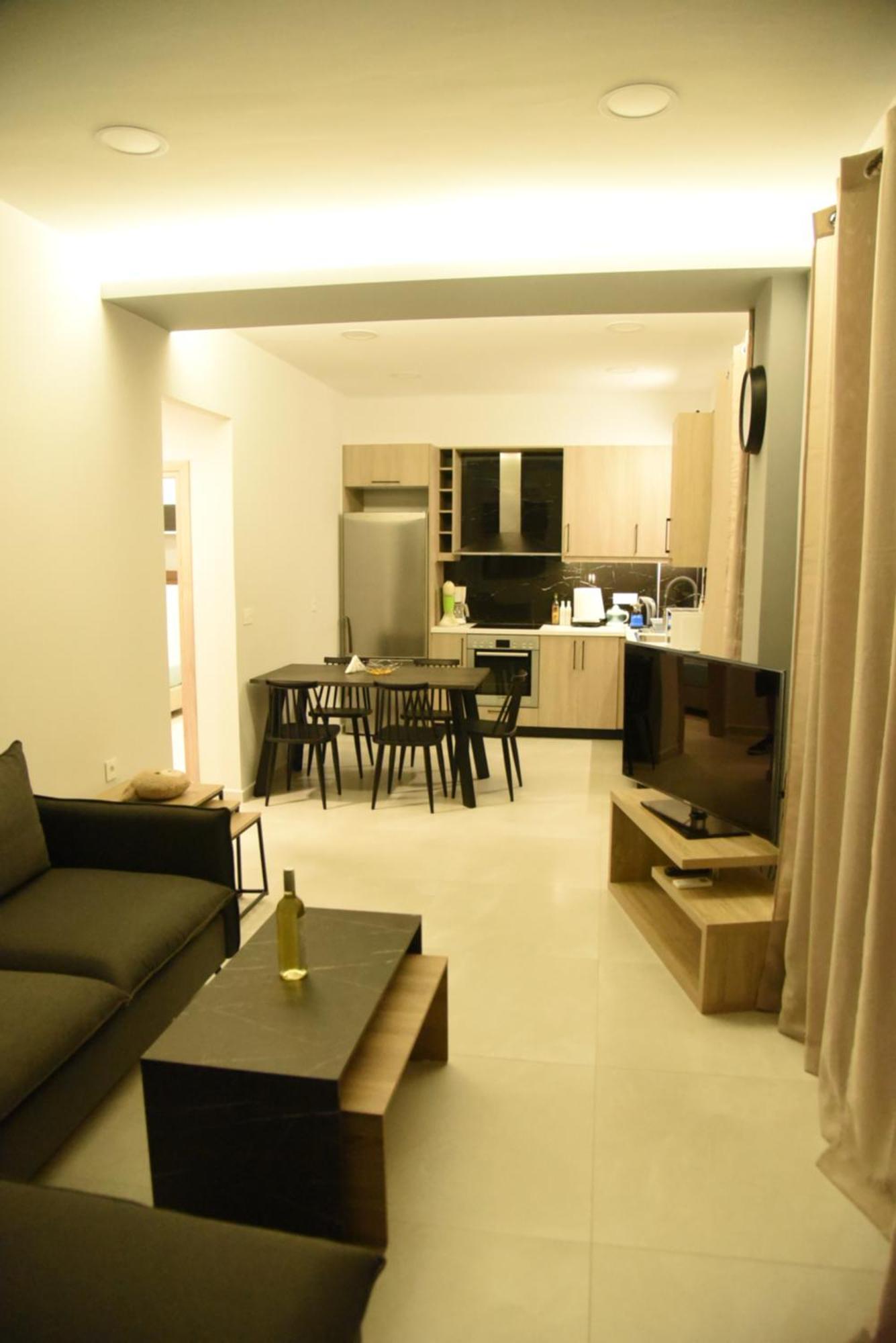 Pirgos Deluxe Apartment - Private Parking Kíssamos Eksteriør bilde
