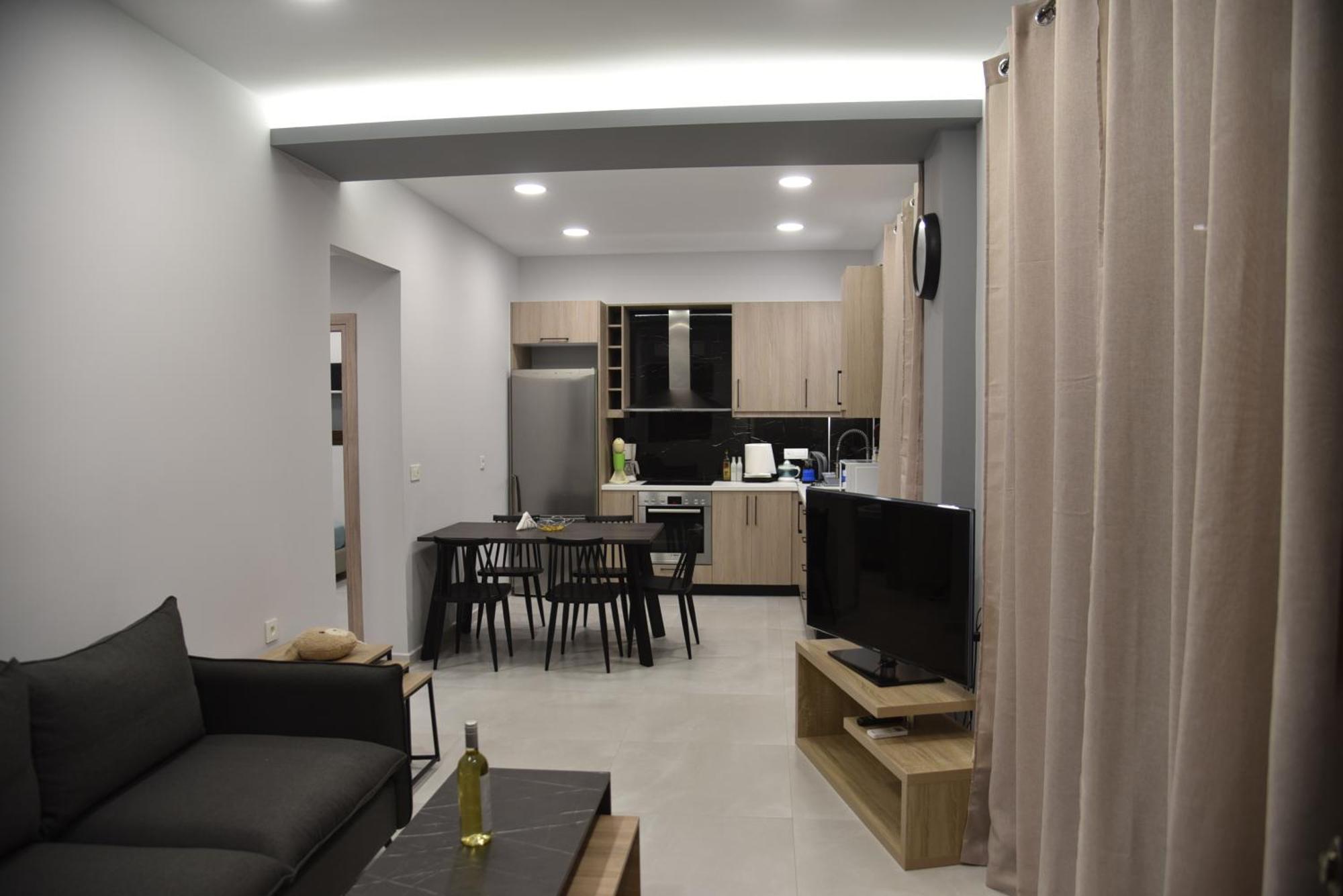 Pirgos Deluxe Apartment - Private Parking Kíssamos Eksteriør bilde