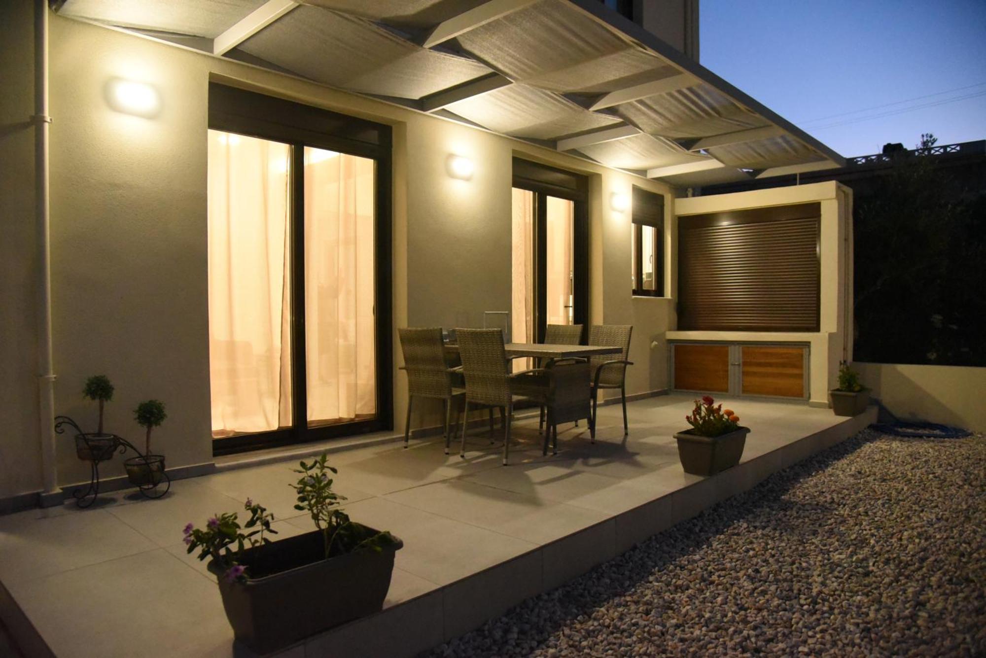 Pirgos Deluxe Apartment - Private Parking Kíssamos Eksteriør bilde